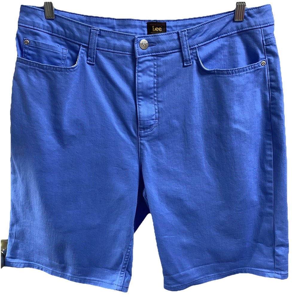 Lee Women Periwinkle Blue Bermuda Jean Short Sz.18 W=36",R=11.5",L=21",I=10" EUC